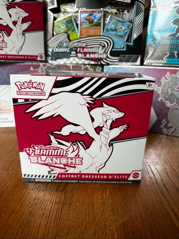 Pokémon ETB flamme blanche