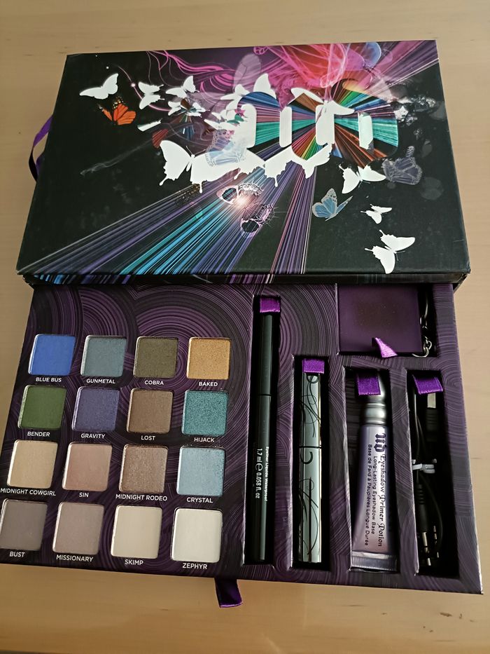 PALETTE URBAN DECAY BOOK OF SHADOW IV - photo numéro 5