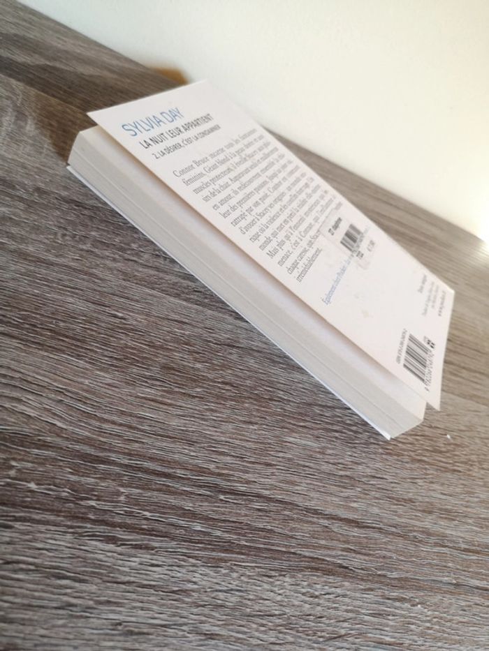 Livre romance La nuit leur appartient de Sylvia day - photo numéro 3