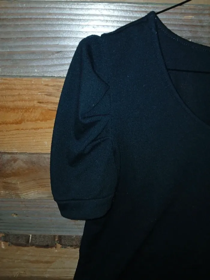 T.shirt noir - photo numéro 2
