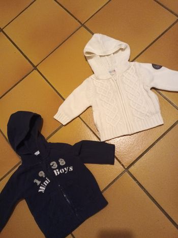 Lot de 2 vestes 6 mois