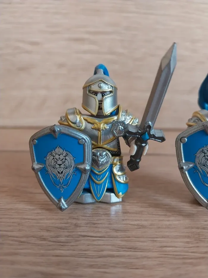 Figurines type lego 2 guerriers humains Warcraft - photo numéro 2