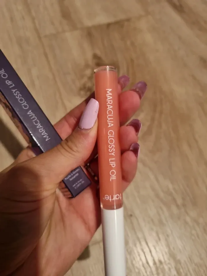 maracuja glossy lip oil tarte huile a levres - photo numéro 3