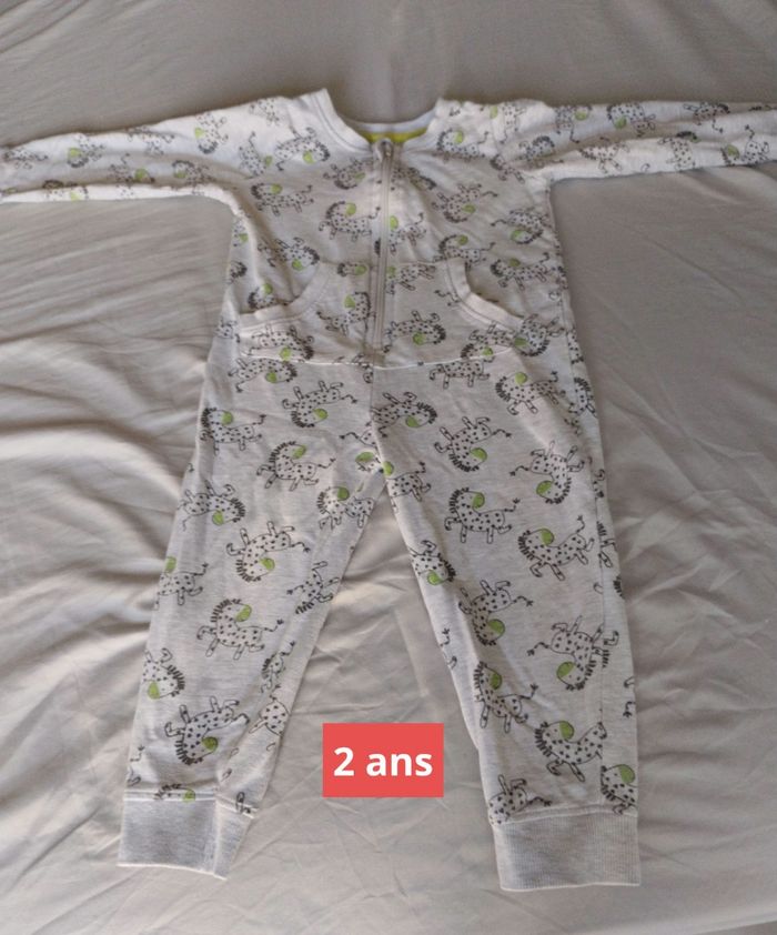 Pyjama sans pied taille 2 ans