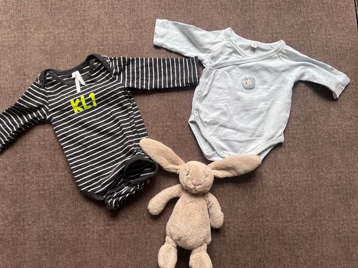 Lot de bodies 1 mois - photo numéro 3