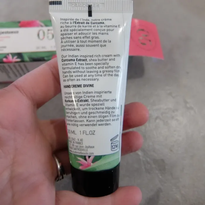 Lot gommage corps et crème mains - photo numéro 3