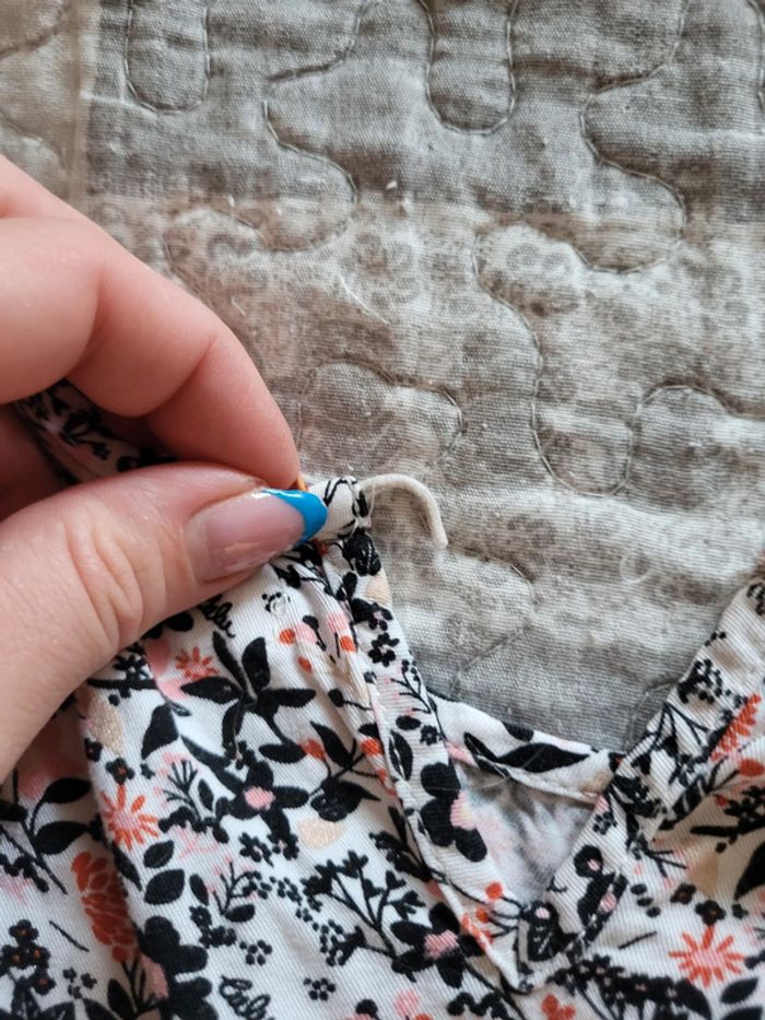 Blouse à fleurs 6 ans - photo numéro 5