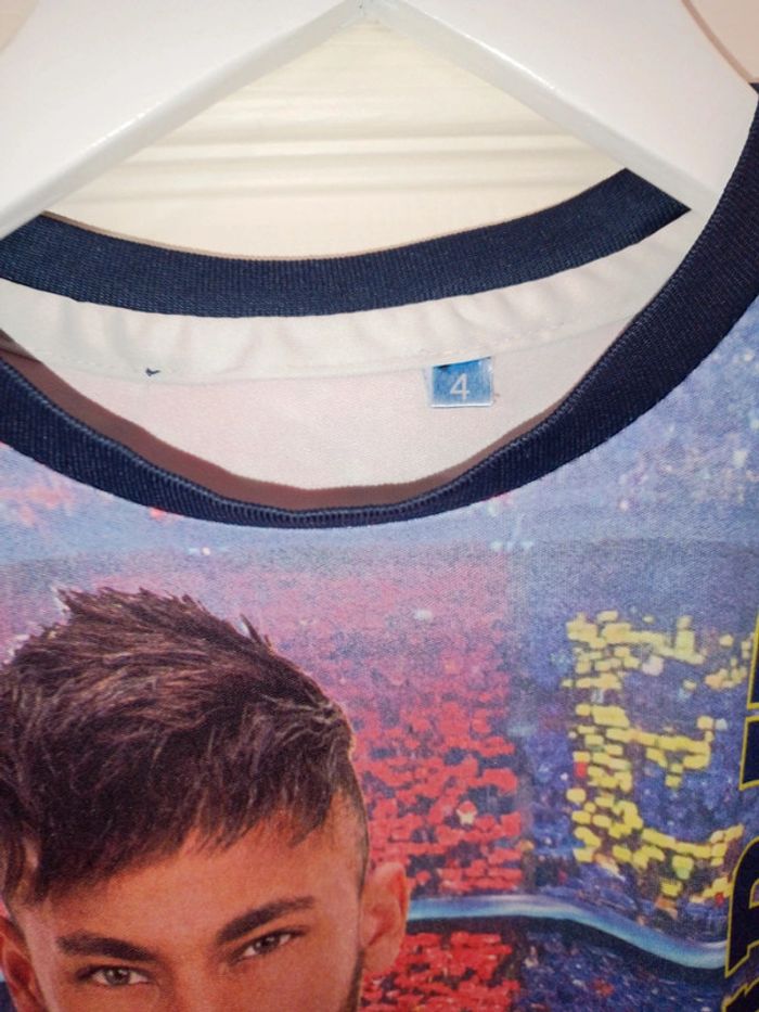 T-shirt Neymar FC Barcelone taille 4 ans - photo numéro 3