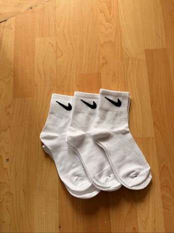chaussettes de la marque Nike en couleur blanche neuf