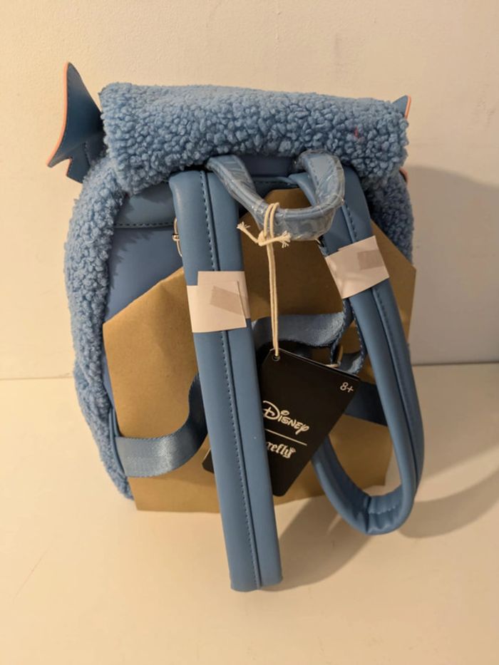 SAc à dos Loungefly Stitch "Plush pocket" - photo numéro 3