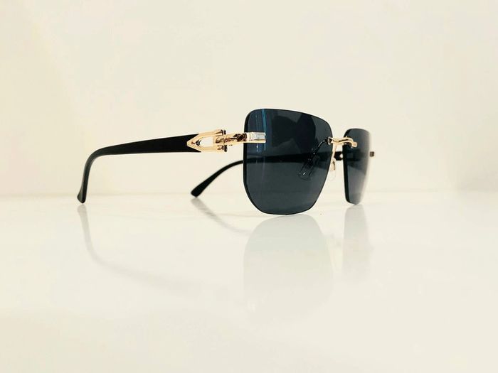 Lunette de soleil mixte percée uvprotection catégorie 3 - photo numéro 3