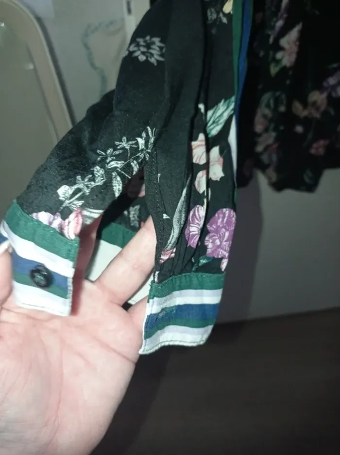 Chemise manche longue noir à fleurs - photo numéro 4