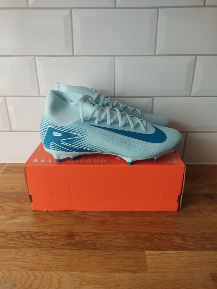 Crampons Nike T 45.5 - photo numéro 4