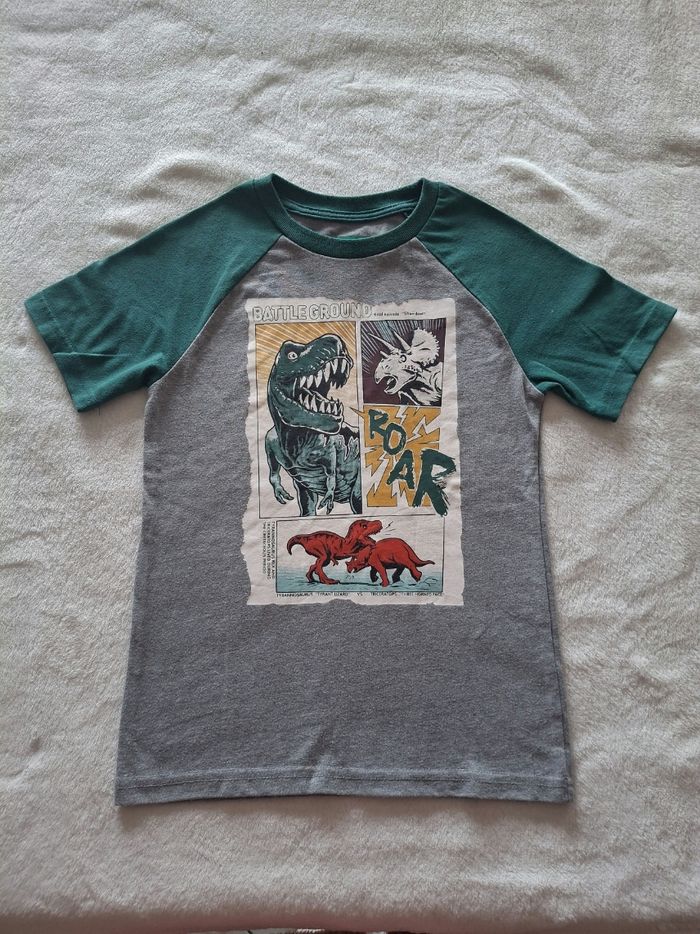 T shirt dinosaure 7 ans