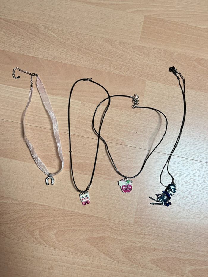 Lot de colliers