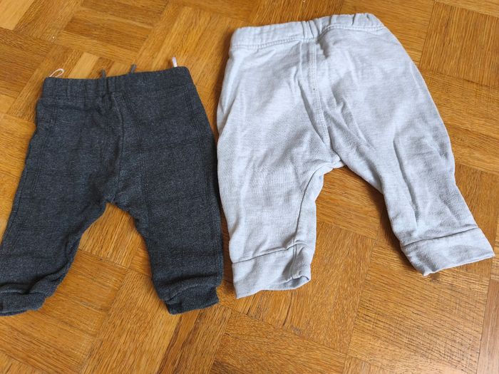 Lot de 2 pantalons joggings 6 mois garçon gris C&A tapé à l'oeil TAO - photo numéro 2
