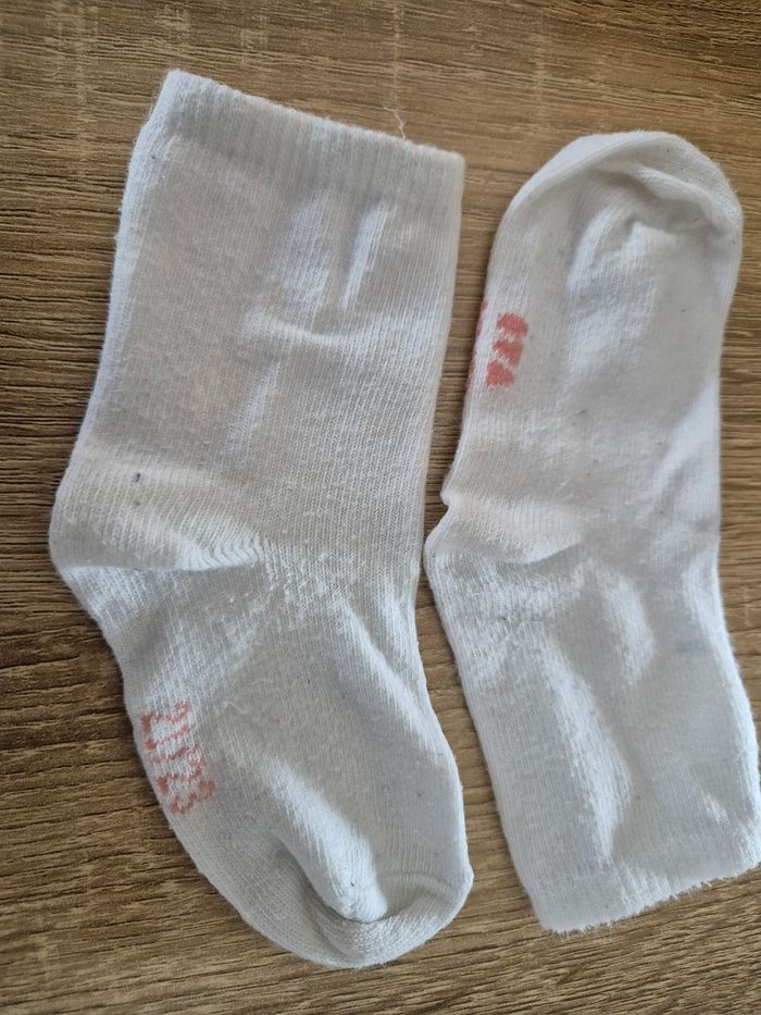 Lot chaussettes fille T 19 / 22 - photo numéro 2