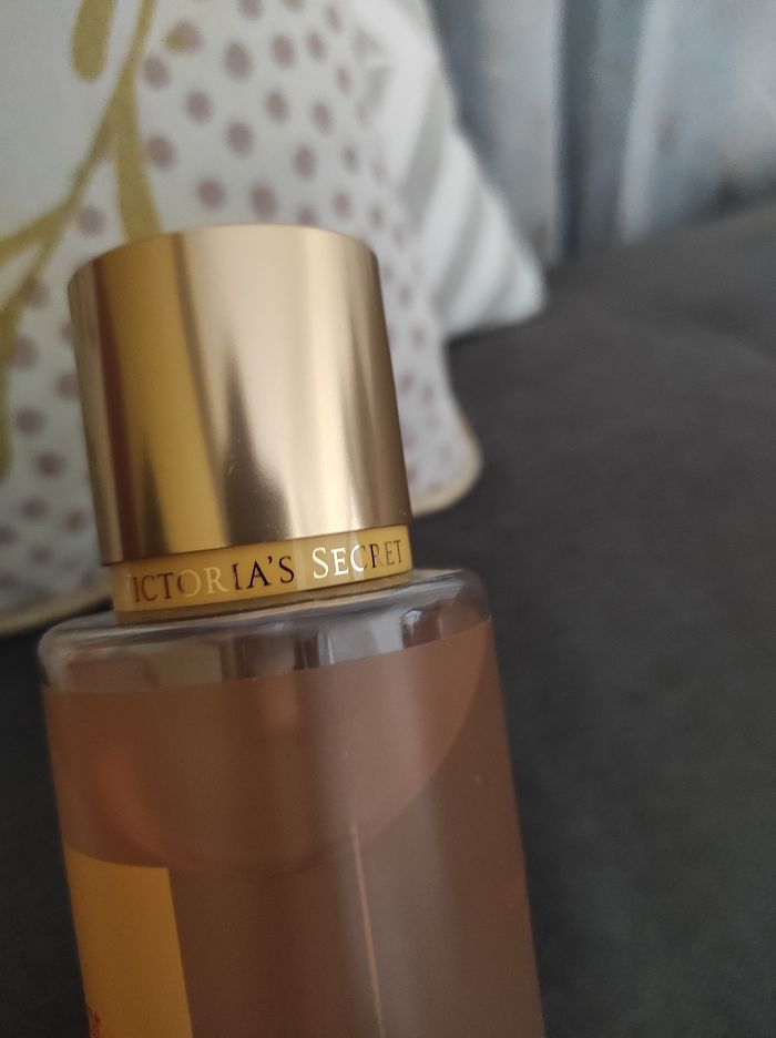 Brume parfumée Vibrant Blooming Passionfruit Victoria’s Secret. - photo numéro 4