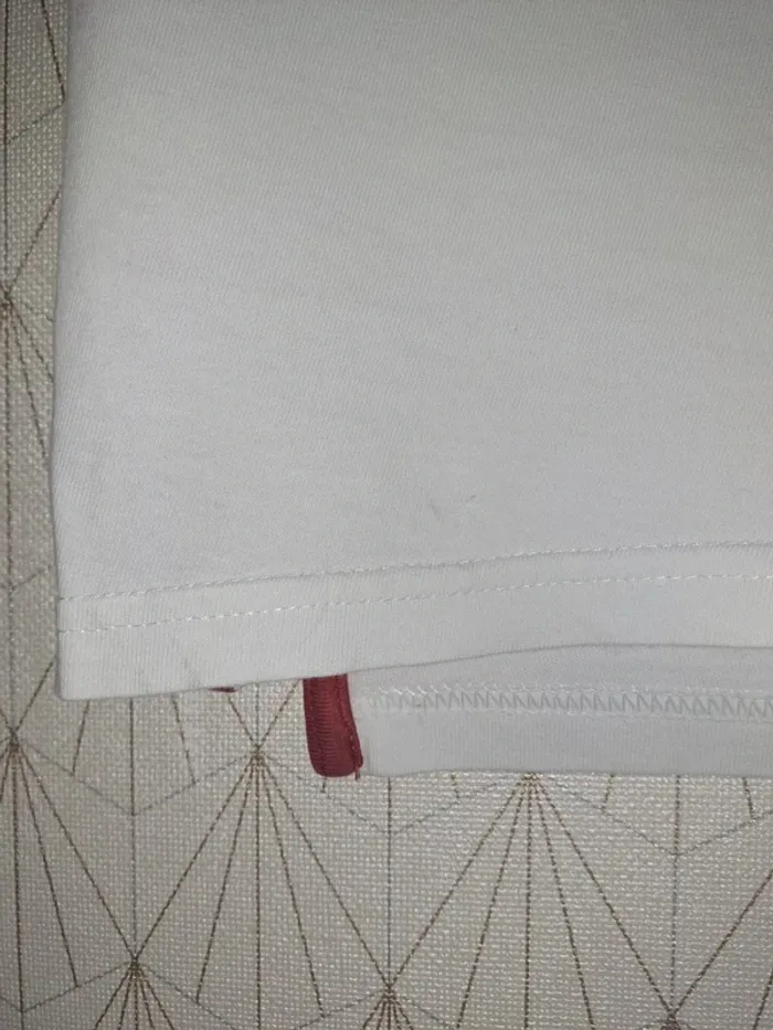 T-shirt garçon Tape à l'œil 2 ans 2 micro tâches à peine visibles prix mini - photo numéro 3