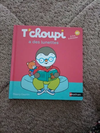 Livre T'choupi a des lunettes