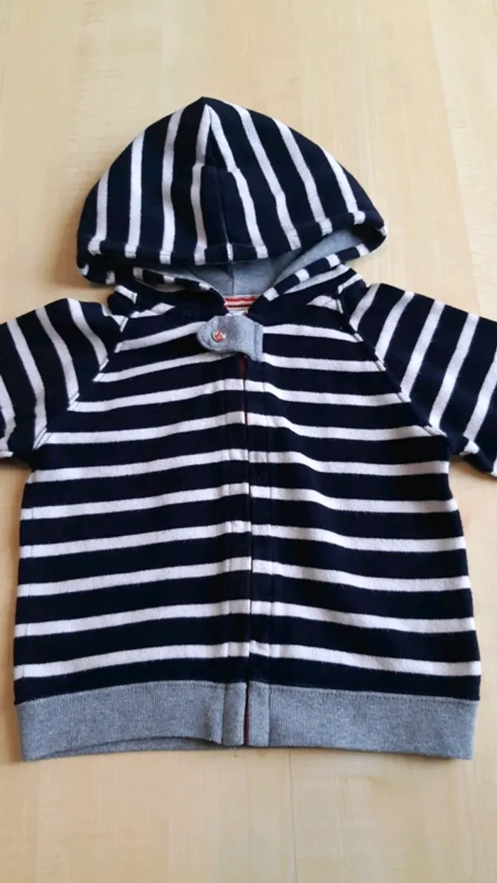 Gilet à capuche