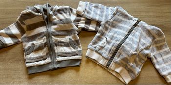 Lot de 2 vestes à capuche taille 1 mois 