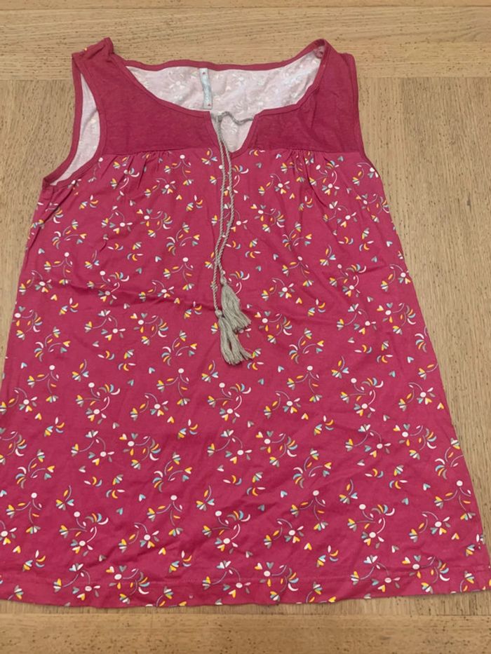 Top motif floral blanche porte