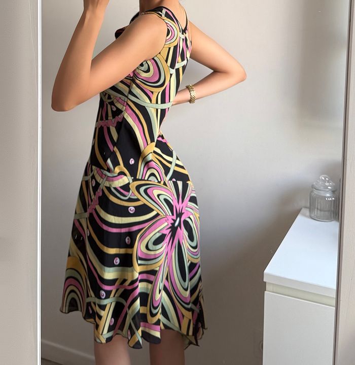 Robe mi longue asymétrique à volants vintage moulante - photo numéro 2