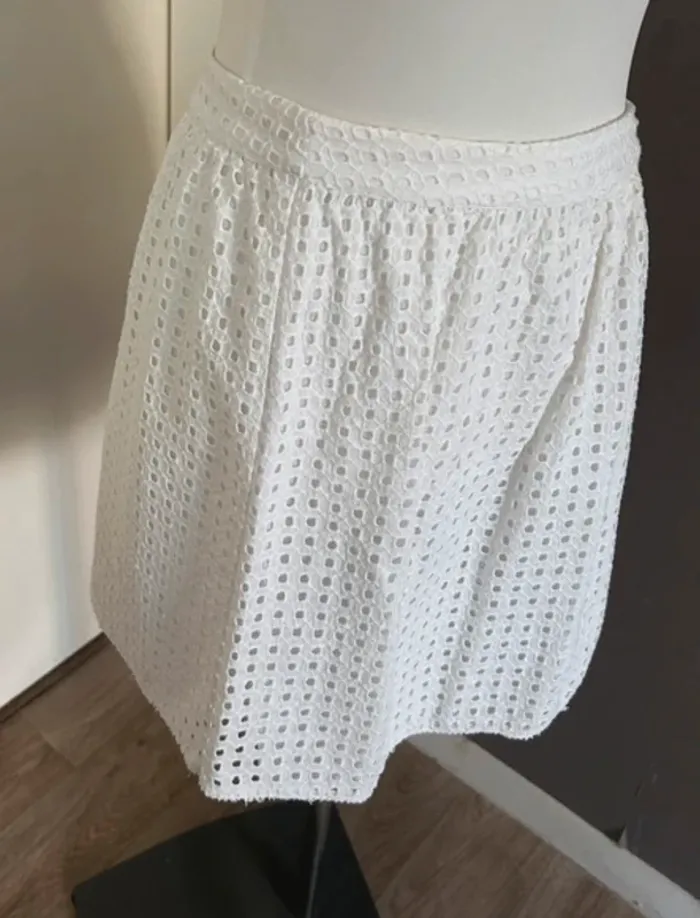 Etam mini jupe été blanche broderie, anglaise, dentelle femme, taille 36 - photo numéro 2