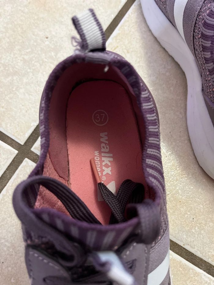 Paire de baskets violette - photo numéro 8