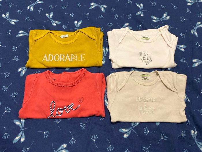 Lot de 4 body 6 mois kiabi autres marques