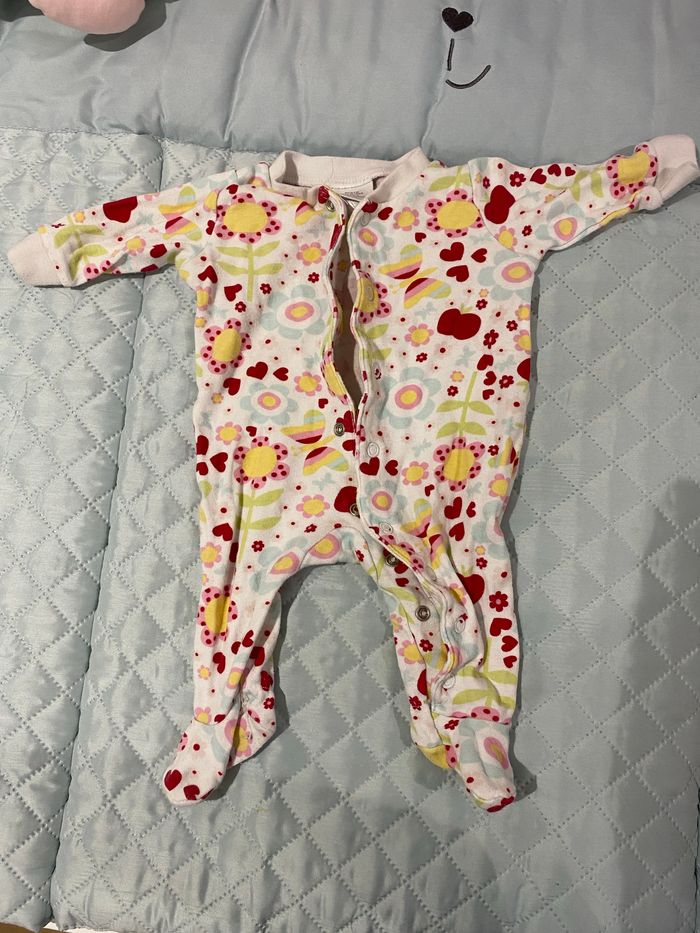 Pyjamas 1 mois - photo numéro 10