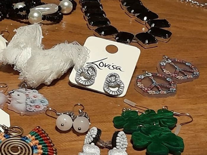 💎 Gros lot de bijoux (boucles d’oreilles et colliers sautoirs) - photo numéro 2