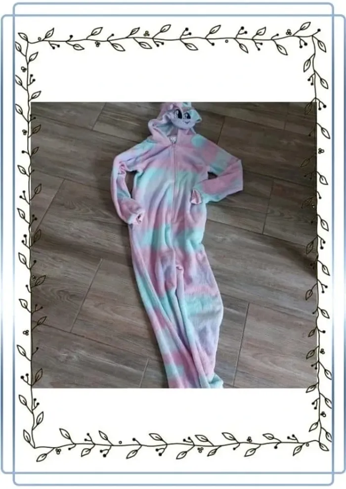 Pyjama Licorne la halle, taille 10/12 ans, très bon état La