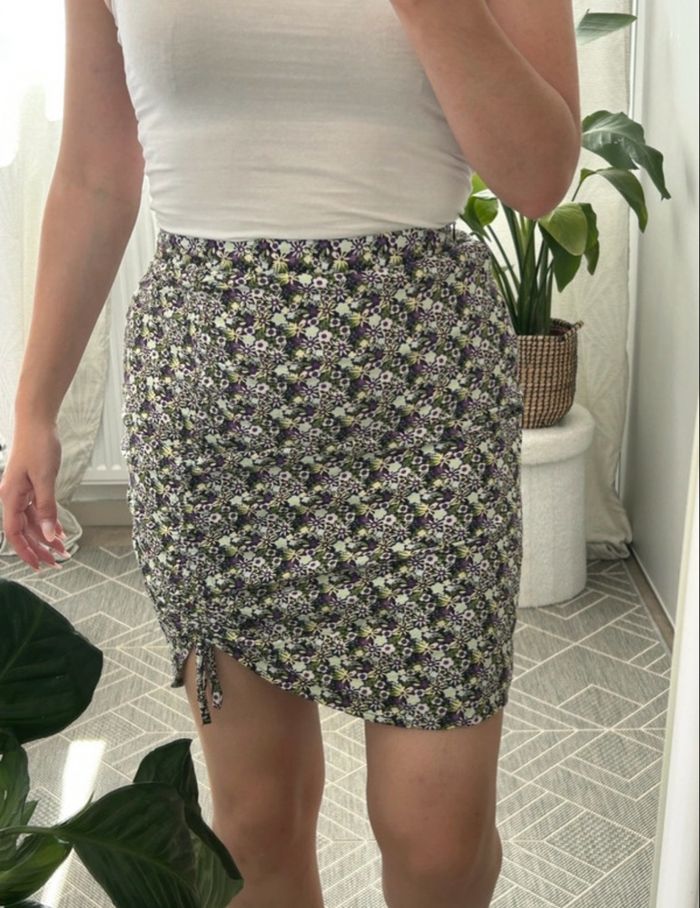 Jupe courte - photo numéro 2
