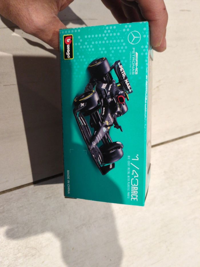Formule 1 mercedes F1W14E bburago - photo numéro 6