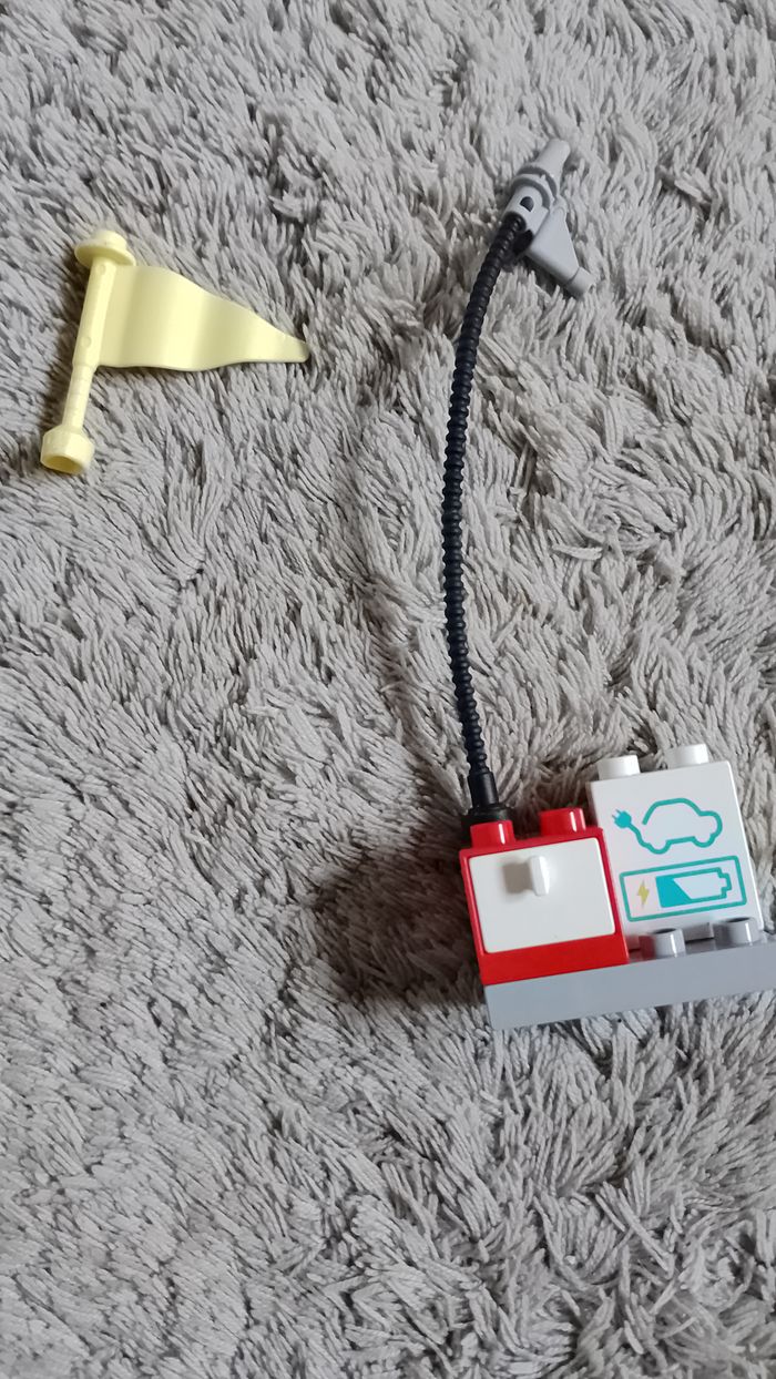 Lego Duplo - Les voitures de course 10947 - photo numéro 2