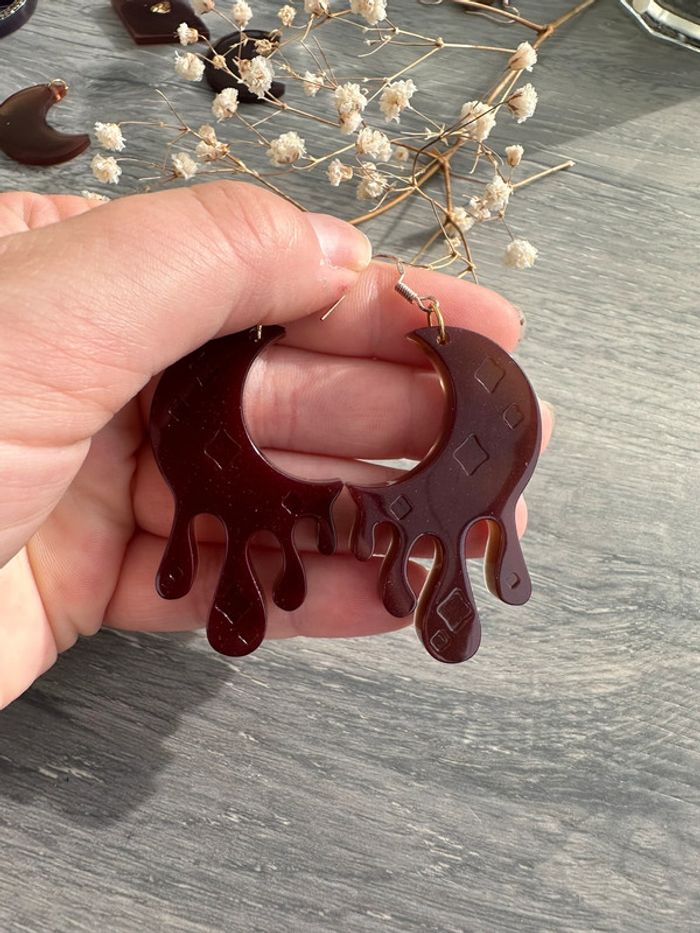 Boucles d'oreille lune dégoulinante - photo numéro 4