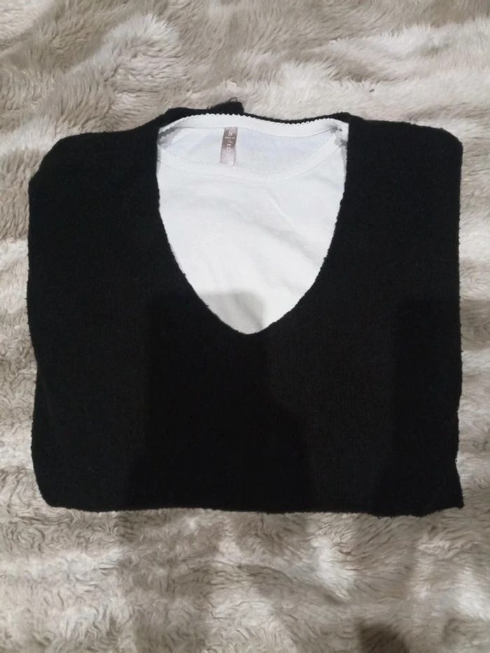 Pull femme col V noir taille unique- rétro&icone - photo numéro 4