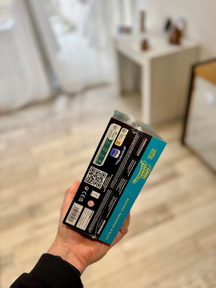 Coffret dresseur d’élite ETB Pokémon ME2.5 héros transcendants - photo numéro 3