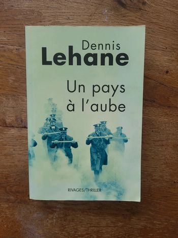 Un pays à l'aube