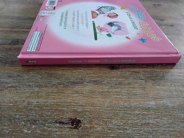 Livre 4 histoires LLC - photo numéro 4