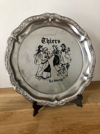 Joli plateau rond en Inox "La bourrée" ville de Thiers