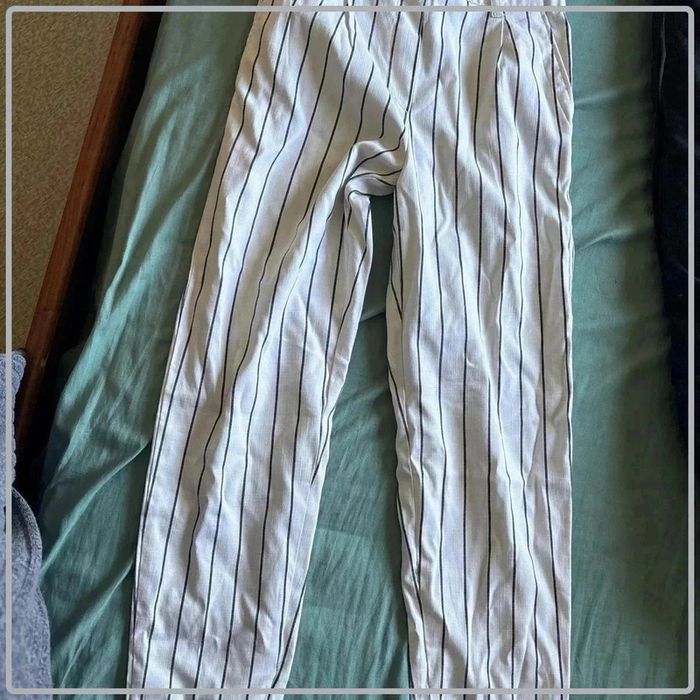 Pantalon léger taille 34 marque Bershka - photo numéro 3