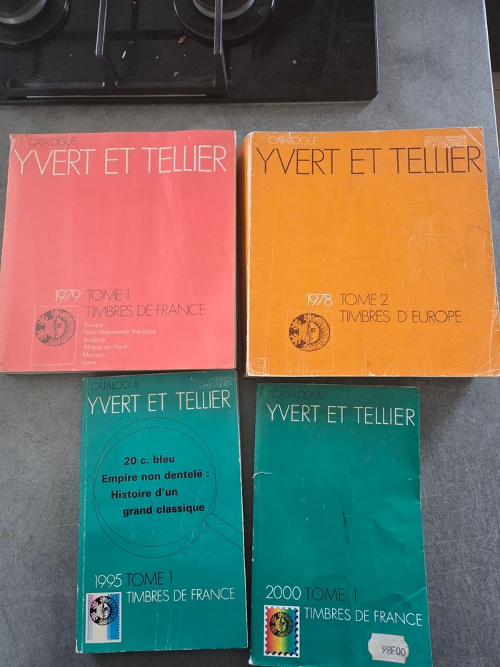 Lot 4 catalogues Yvert et Tellier