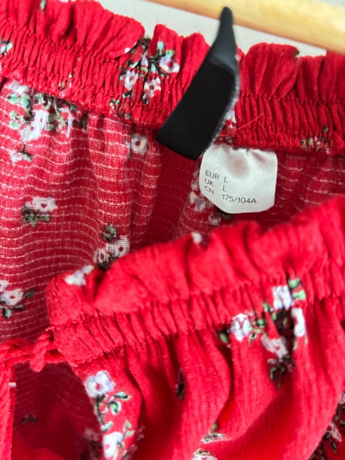 Haut a fleurs rouge - photo numéro 2