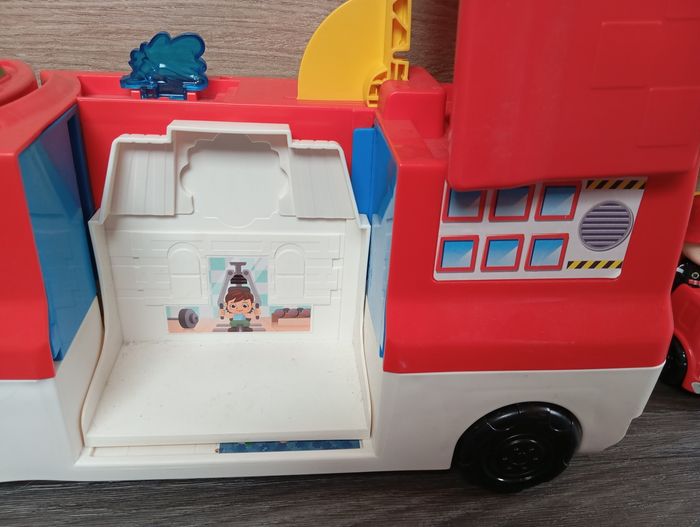 Camion caserne de pompiers - photo numéro 5