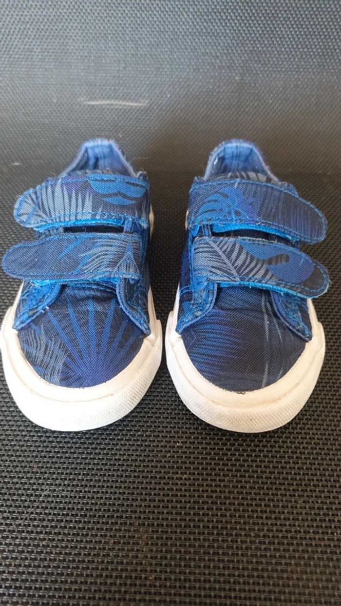 Baskets en toile taille 22