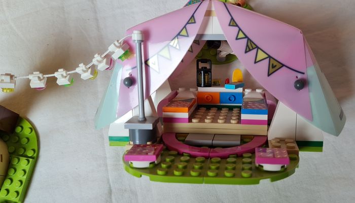 Lego Friends Le camping glamour dans la nature 41392 - photo numéro 6