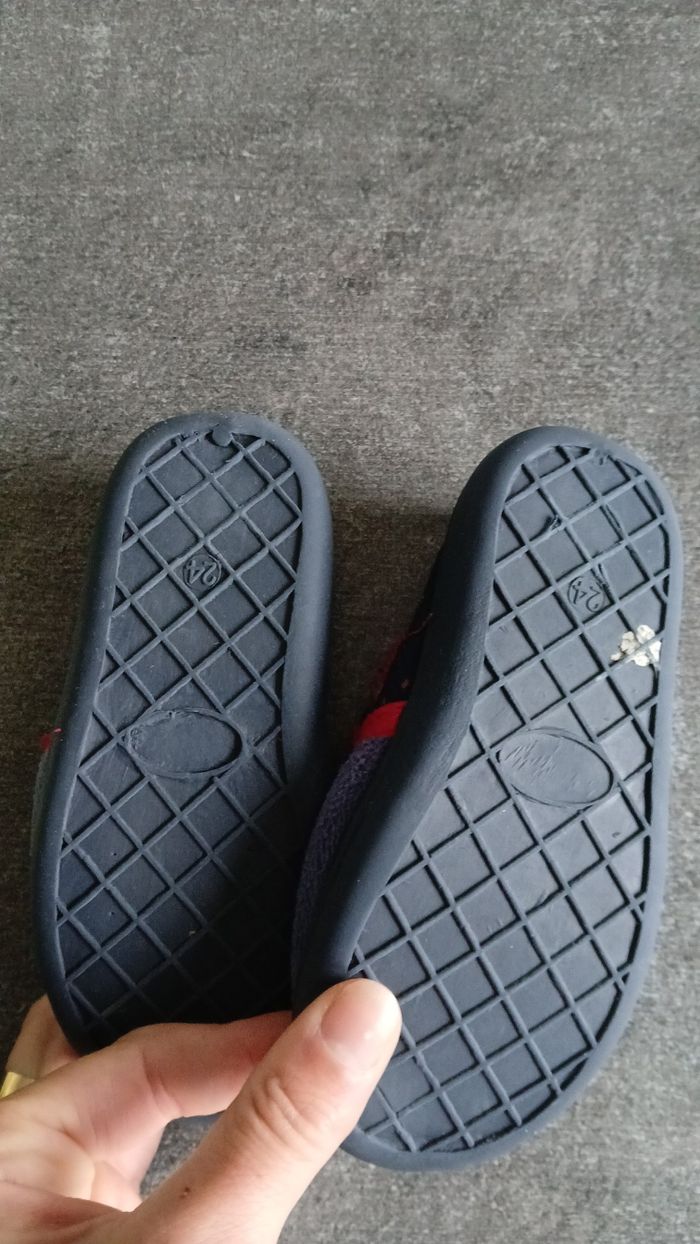 Chaussons T.24 - photo numéro 7